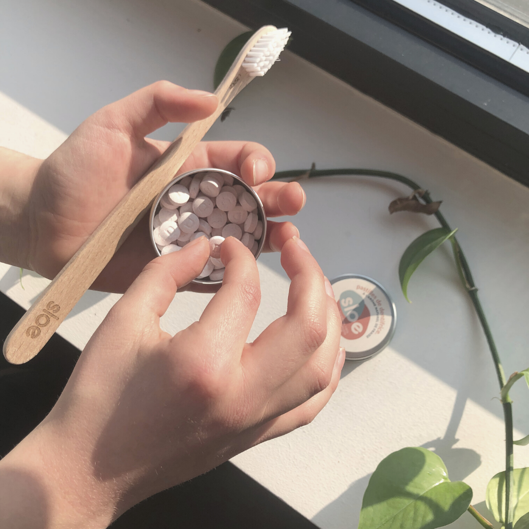 Dentifrice solide en pastilles à croquer