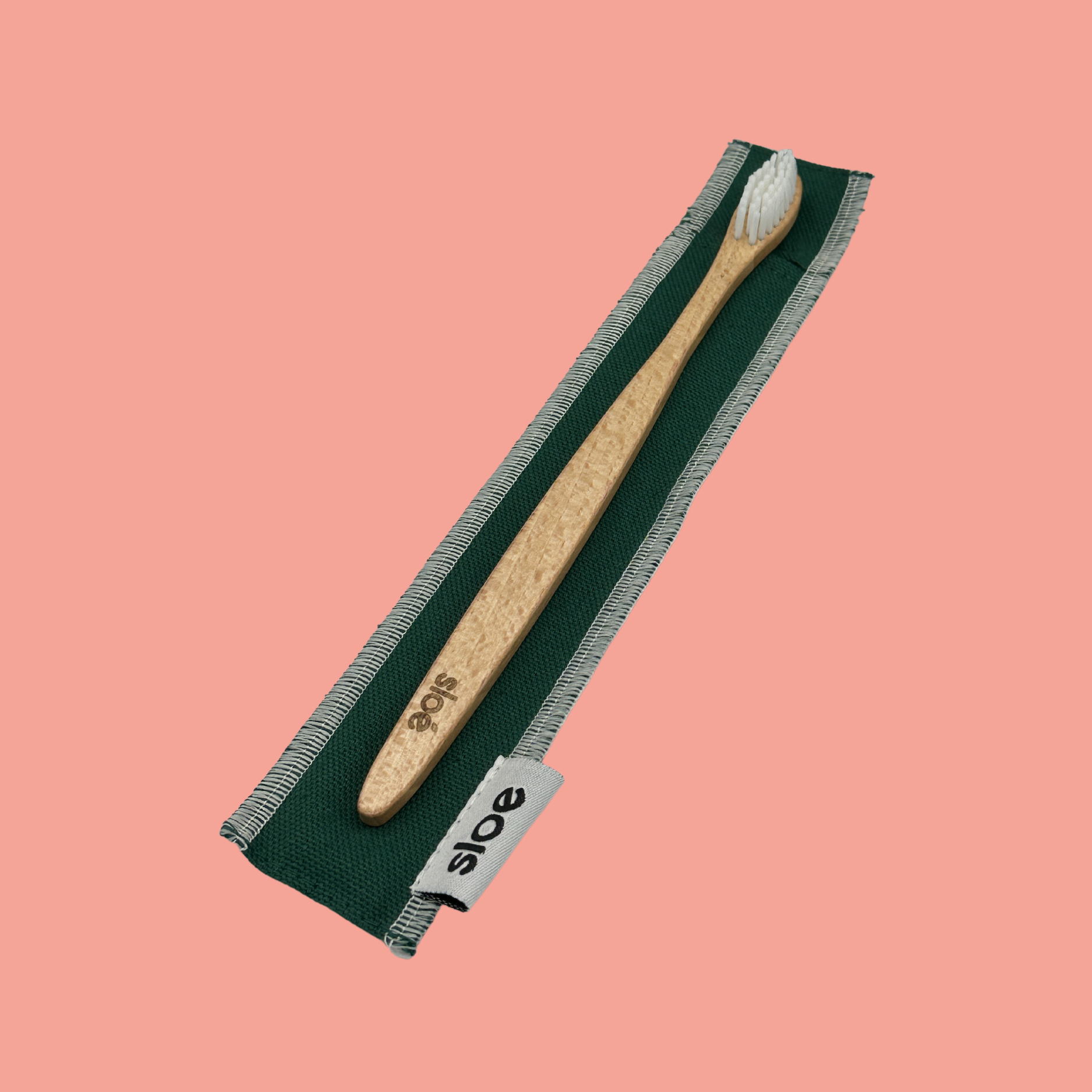 La brosse à dent en bois de Charme : 2,55€HTX6